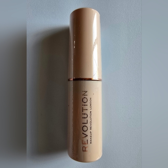 Makeup Revolution Fast Base Stick Foundation F5 New Sealed - Picture 2 of 4
